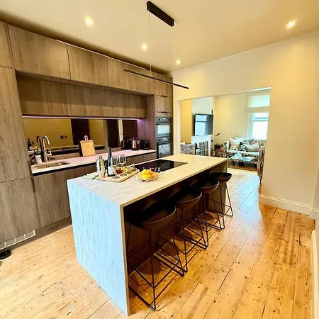 Ultra Modern House Tatil Evi