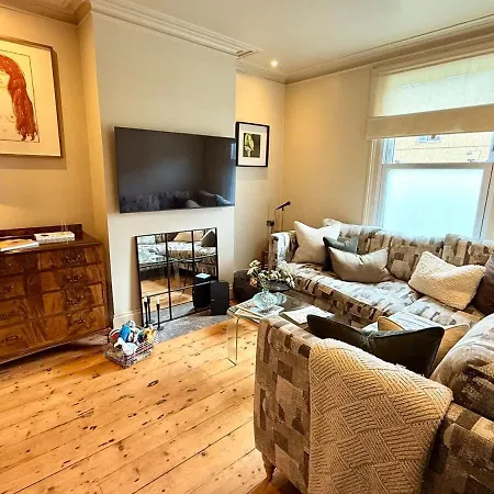 Ultra Modern House * Бристоль