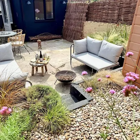 Ultra Modern City Centre House 別荘 *