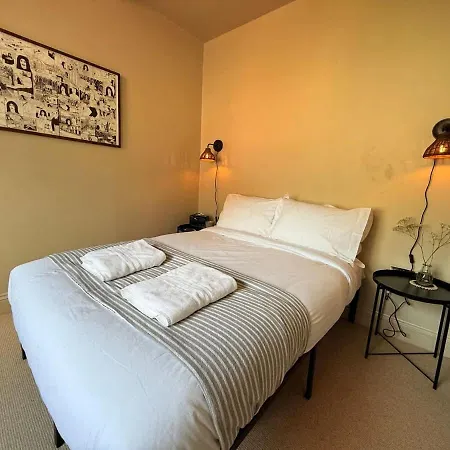 Ultra Modern City Centre House