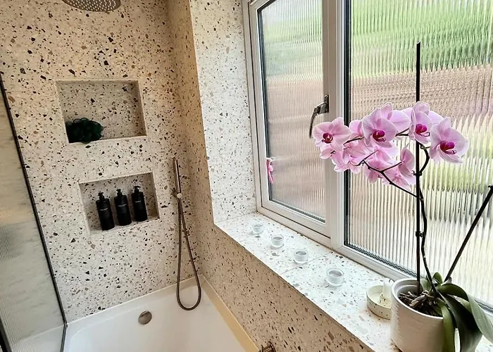 בית נופש Ultra Modern House בריסטול