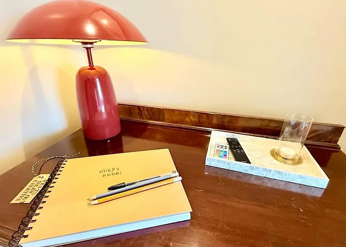 Ultra Modern City Centre House 別荘